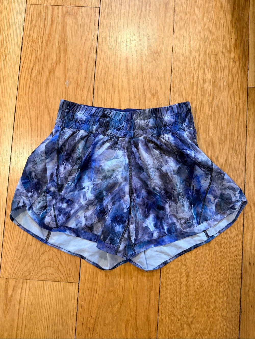 Lululemon Blue Marble Print Women’s Running Shorts 6